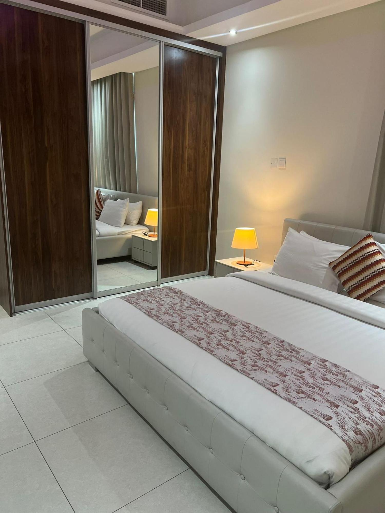 Aparthotel Sirius Tower Manama Exterior foto
